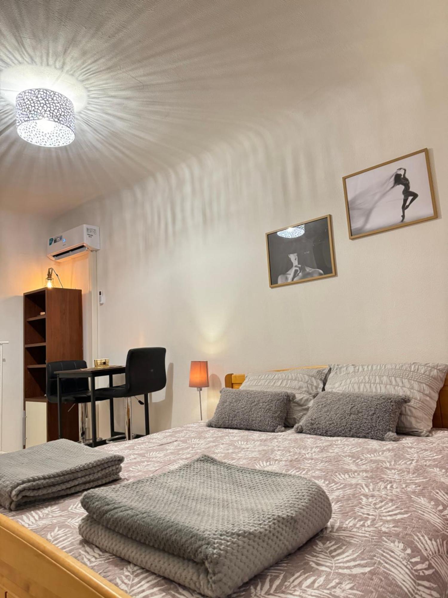 Peaceful 2 Room 50M2 Centric 10 Min To Old Town Ac Riga Esterno foto